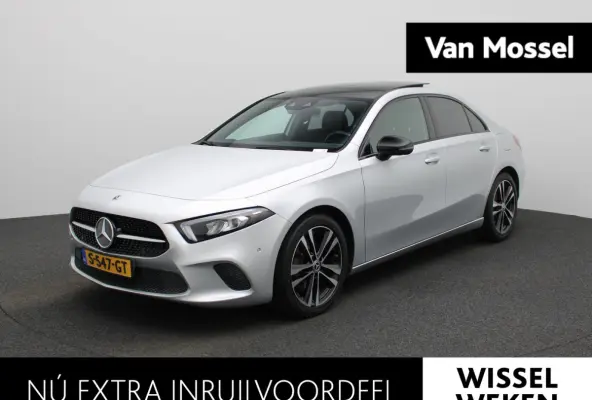 200 Premium Plus AUTOMAAT | PANORAMADAK | VIRTUEEL | STOELVERWARMING | NAVIGATIE | CAMERA | SPORTSTOELEN | HAL-LEER | CLIMA | CRUISE | SFEERVERLICHTING | LMV | LED | 12 MAANDEN BOVAG GARANTI