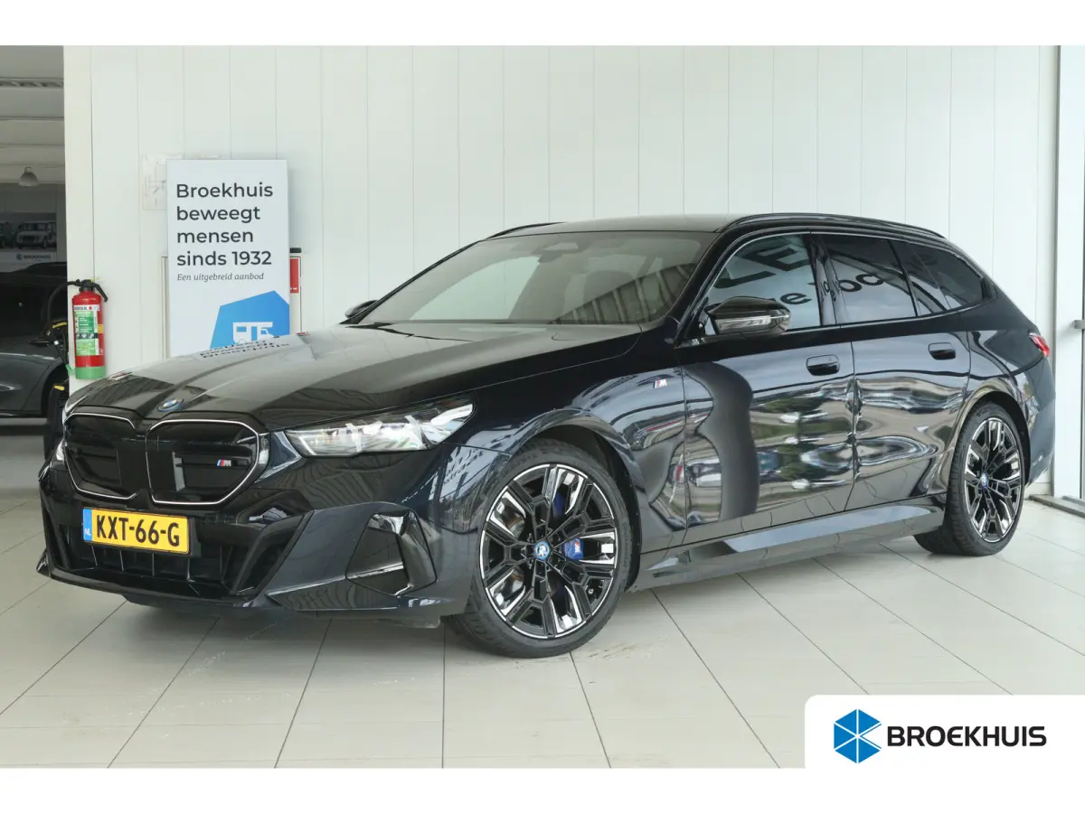 M60 xDrive 84 kWh 601PK | SOH 97% | 4-Wielsturing | Harman & Kardon | Trekhaak | Stoelverwarming | 20 Inch | Iconic Glow | Adaptief LED | Elektr. Klep | Carplay | Navi |