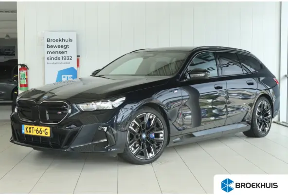 M60 xDrive 84 kWh 601PK | SOH 97% | 4-Wielsturing | Harman & Kardon | Trekhaak | Stoelverwarming | 20 Inch | Iconic Glow | Adaptief LED | Elektr. Klep | Carplay | Navi |