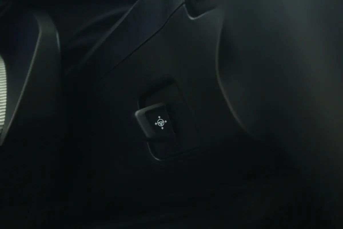 M60 xDrive 84 kWh 601PK | SOH 97% | 4-Wielsturing | Harman & Kardon | Trekhaak | Stoelverwarming | 20 Inch | Iconic Glow | Adaptief LED | Elektr. Klep | Carplay | Navi |