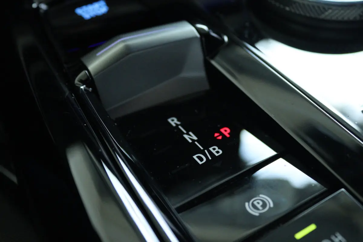 M60 xDrive 84 kWh 601PK | SOH 97% | 4-Wielsturing | Harman & Kardon | Trekhaak | Stoelverwarming | 20 Inch | Iconic Glow | Adaptief LED | Elektr. Klep | Carplay | Navi |