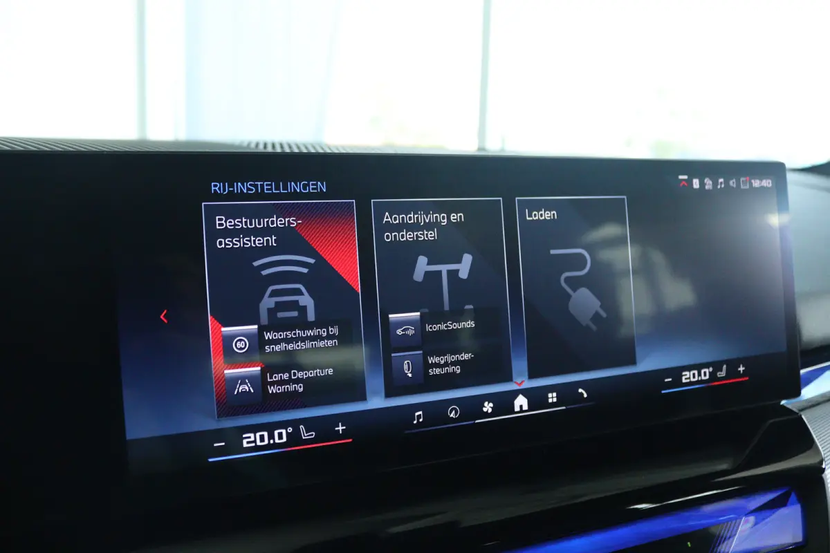 M60 xDrive 84 kWh 601PK | SOH 97% | 4-Wielsturing | Harman & Kardon | Trekhaak | Stoelverwarming | 20 Inch | Iconic Glow | Adaptief LED | Elektr. Klep | Carplay | Navi |