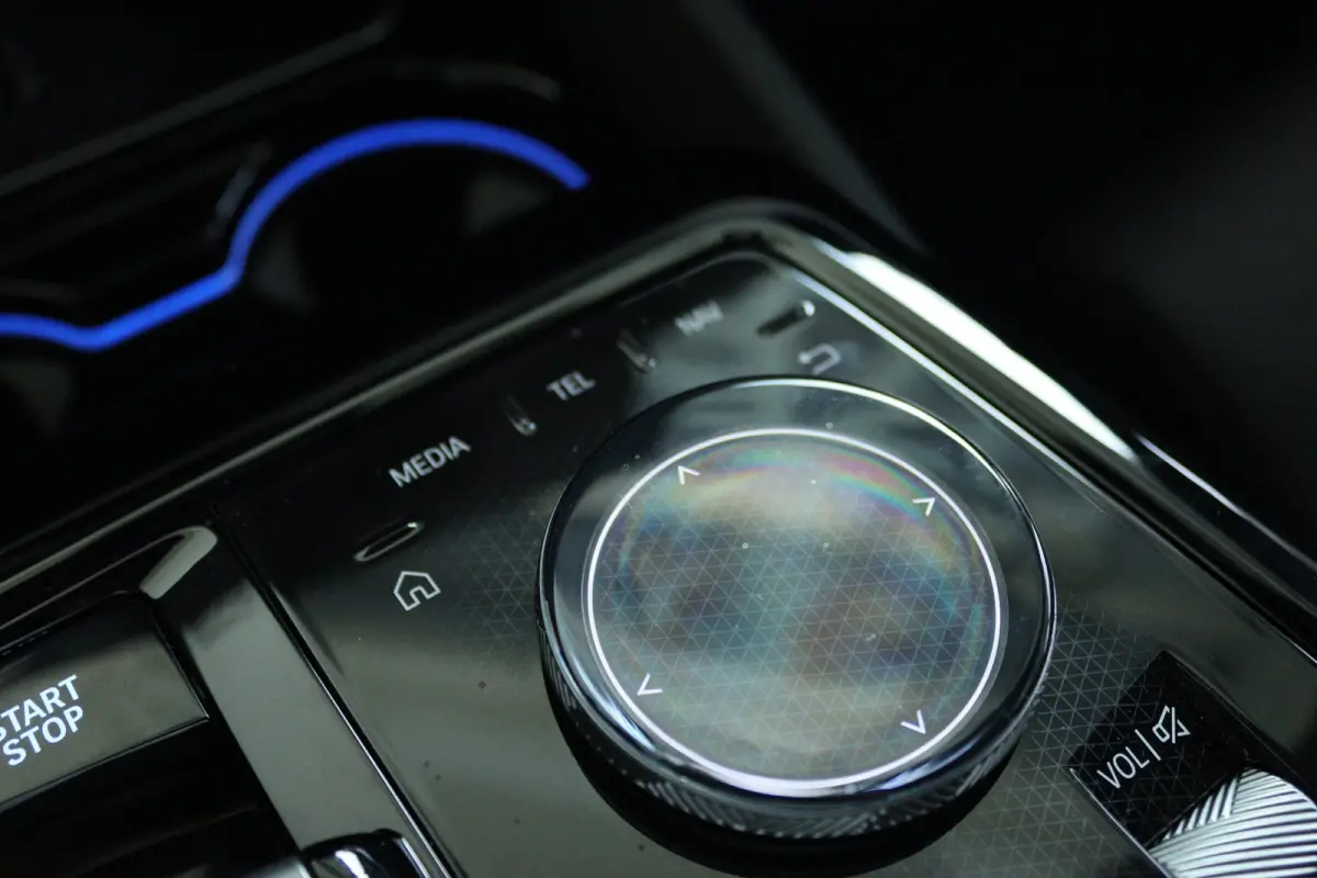 M60 xDrive 84 kWh 601PK | SOH 97% | 4-Wielsturing | Harman & Kardon | Trekhaak | Stoelverwarming | 20 Inch | Iconic Glow | Adaptief LED | Elektr. Klep | Carplay | Navi |