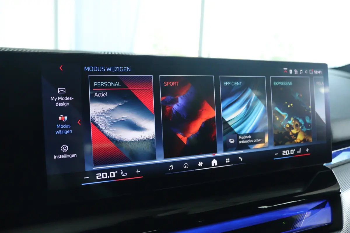 M60 xDrive 84 kWh 601PK | SOH 97% | 4-Wielsturing | Harman & Kardon | Trekhaak | Stoelverwarming | 20 Inch | Iconic Glow | Adaptief LED | Elektr. Klep | Carplay | Navi |