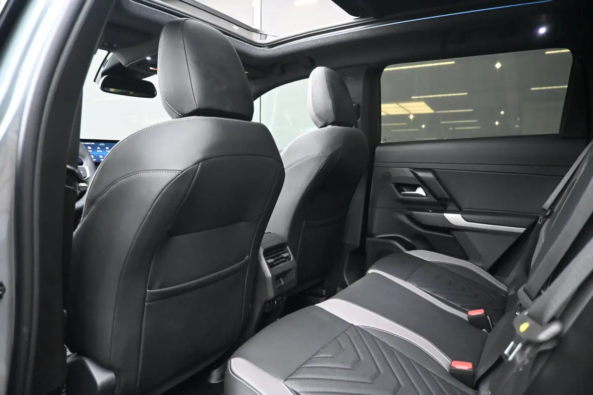 First Edition 74 kWh Tot 8 Jaar Garantie! | Premium + Convience Pack | Schuif-/Kanteldak | Warmtepomp | Elektr. Stoelen | Adaptive Cruise | Elektr. Achterklep | 20"LMV | LED-Matrix | !!
