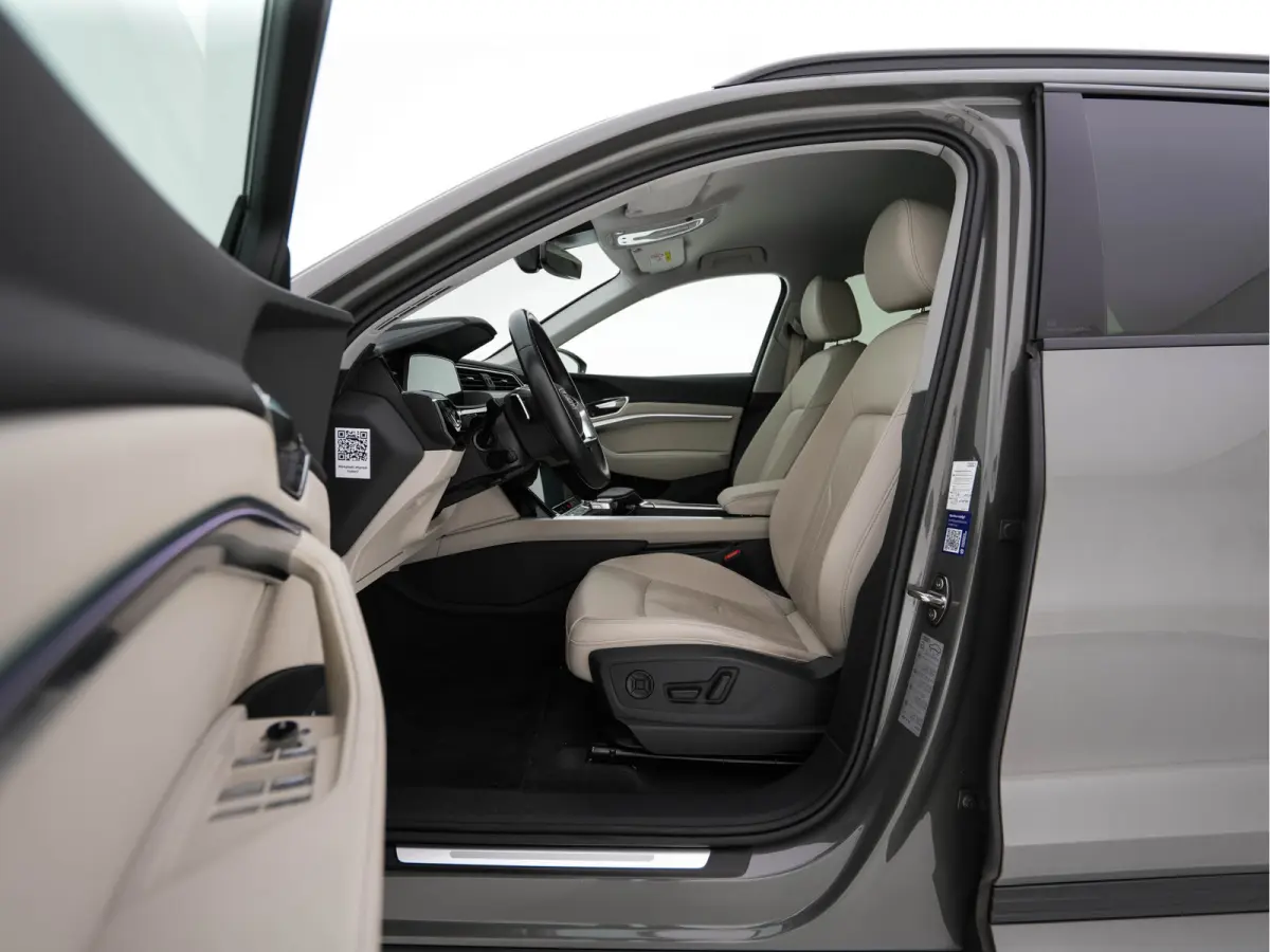50 quattro Advanced Edition 95 kWh [3-Fase-22kW] {SoH-99%} (INCL-BTW)  Aut. *LEATHER | FULL-LED | MEMORY-PACK | ADAPTIVE-CRUISE | CAMERA | PRIVACY-GLASS | DIGI-COCKPIT | SHIFTPADDLES | DAB |