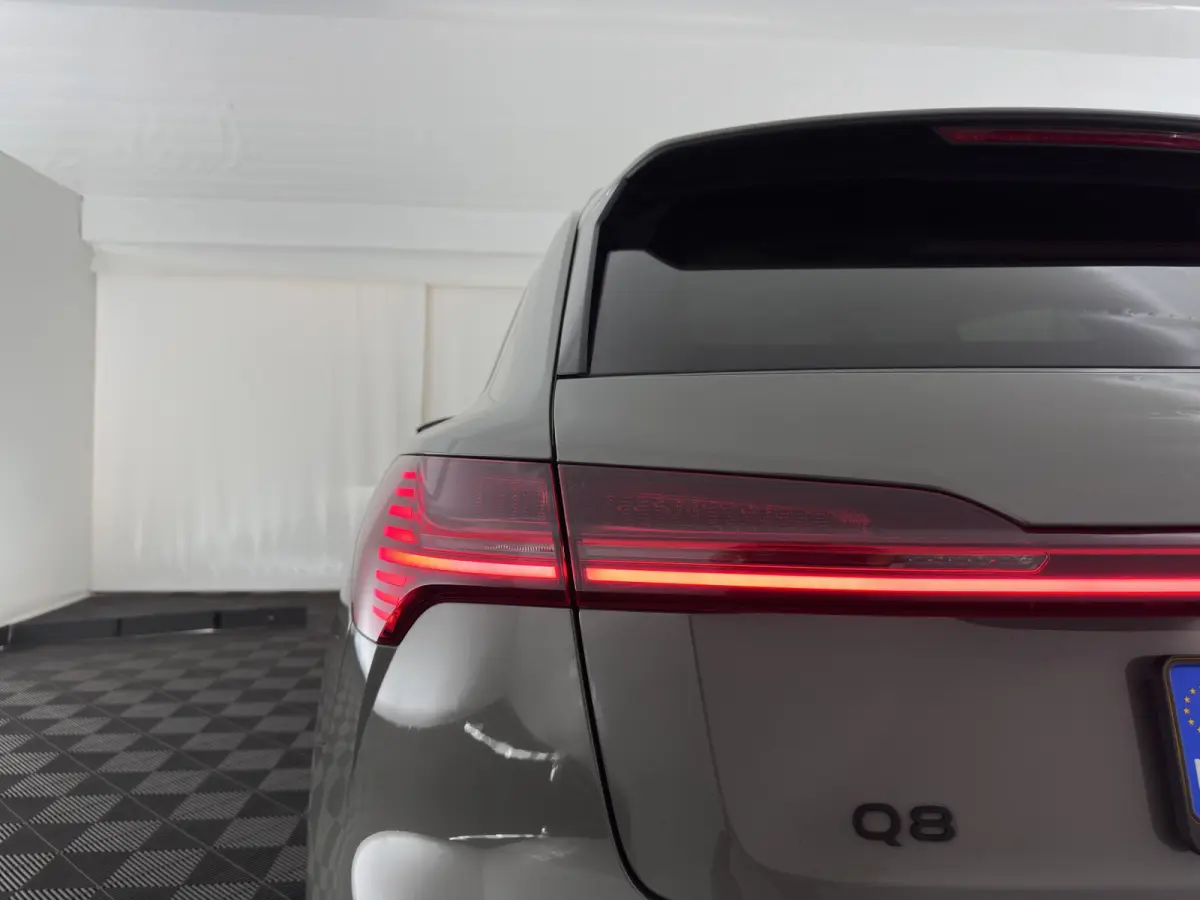 50 quattro Advanced Edition 95 kWh [3-Fase-22kW] {SoH-99%} (INCL-BTW)  Aut. *LEATHER | FULL-LED | MEMORY-PACK | ADAPTIVE-CRUISE | CAMERA | PRIVACY-GLASS | DIGI-COCKPIT | SHIFTPADDLES | DAB |
