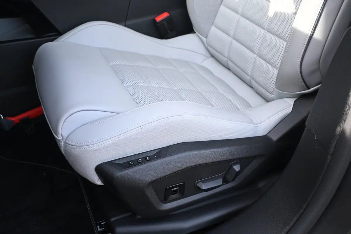 Max Comfort Range 74 kWh 99%SOH! Tot 8 Jaar Garantie! | Afn. Trekhaak | Vol-Leder | Massage | Stoelkoeling/verwarming | Elektr. Achterklep | !!