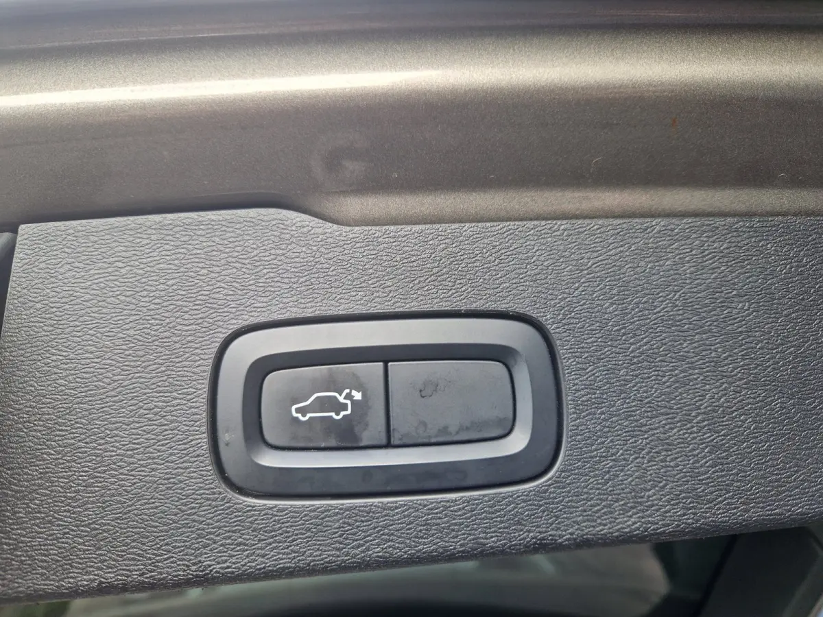 2.0 T6 340PK AWD Momentum Pro /1e eig /BTW