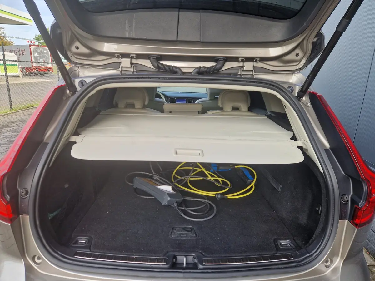2.0 T6 340PK AWD Momentum Pro /1e eig /BTW