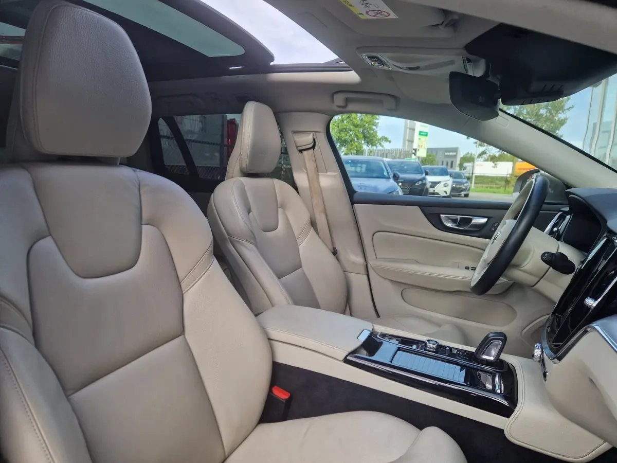 2.0 T6 340PK AWD Momentum Pro /1e eig /BTW