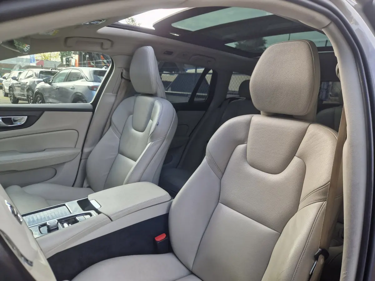 2.0 T6 340PK AWD Momentum Pro /1e eig /BTW