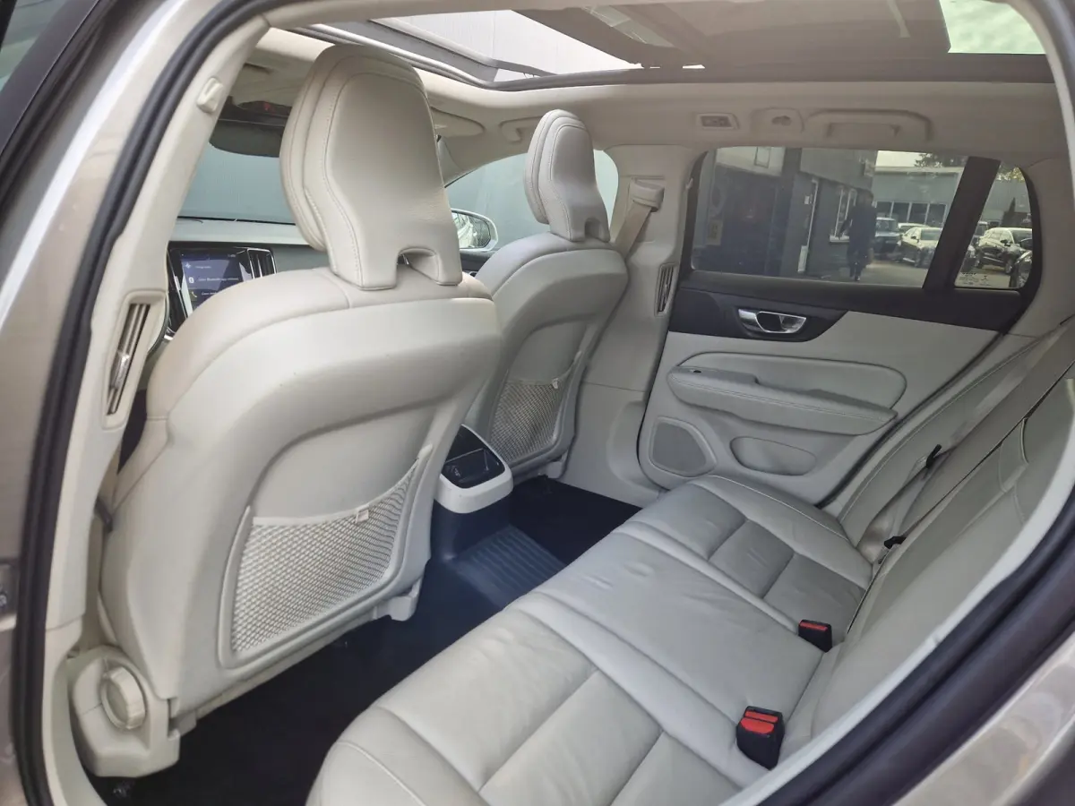 2.0 T6 340PK AWD Momentum Pro /1e eig /BTW
