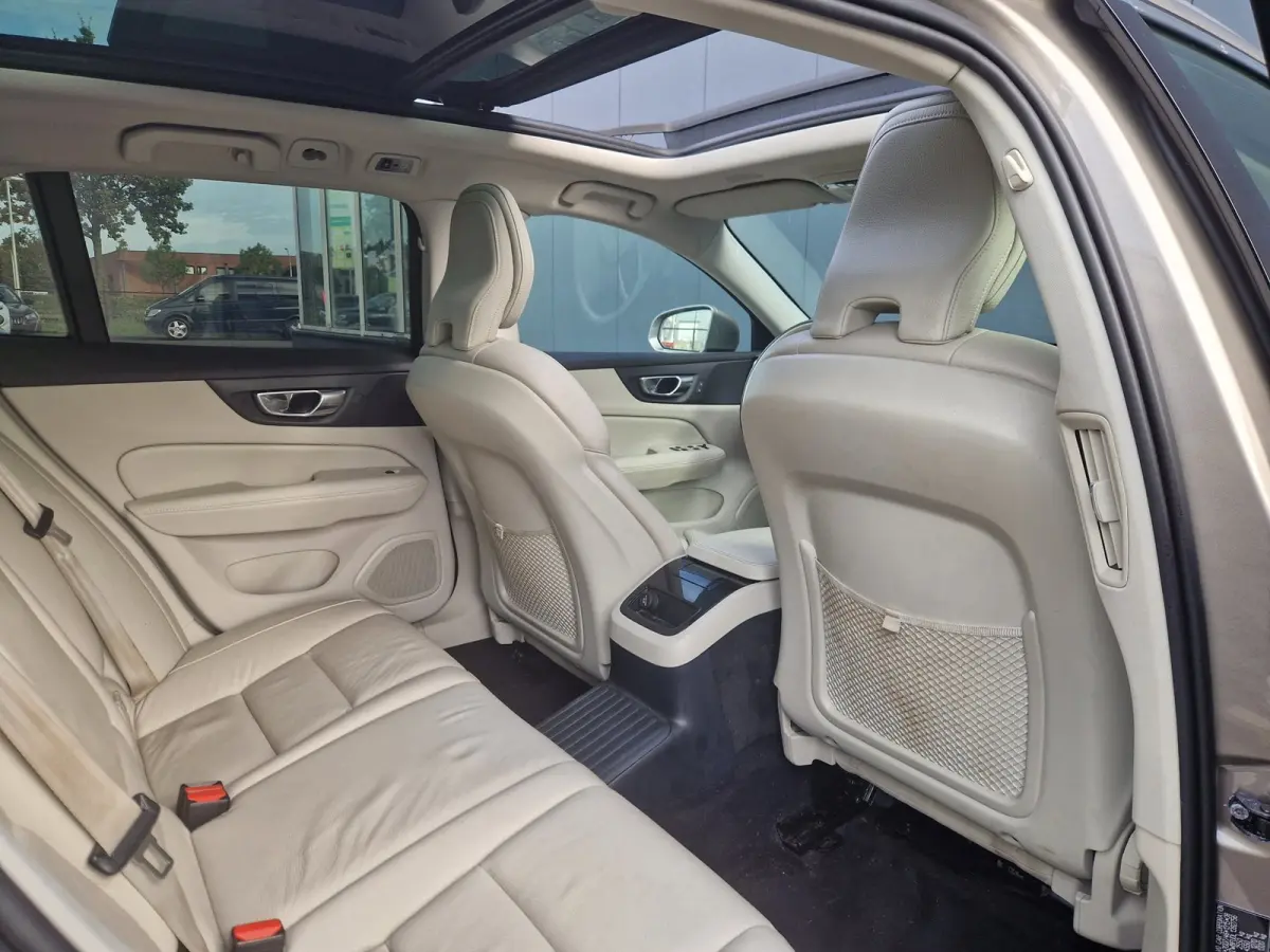 2.0 T6 340PK AWD Momentum Pro /1e eig /BTW