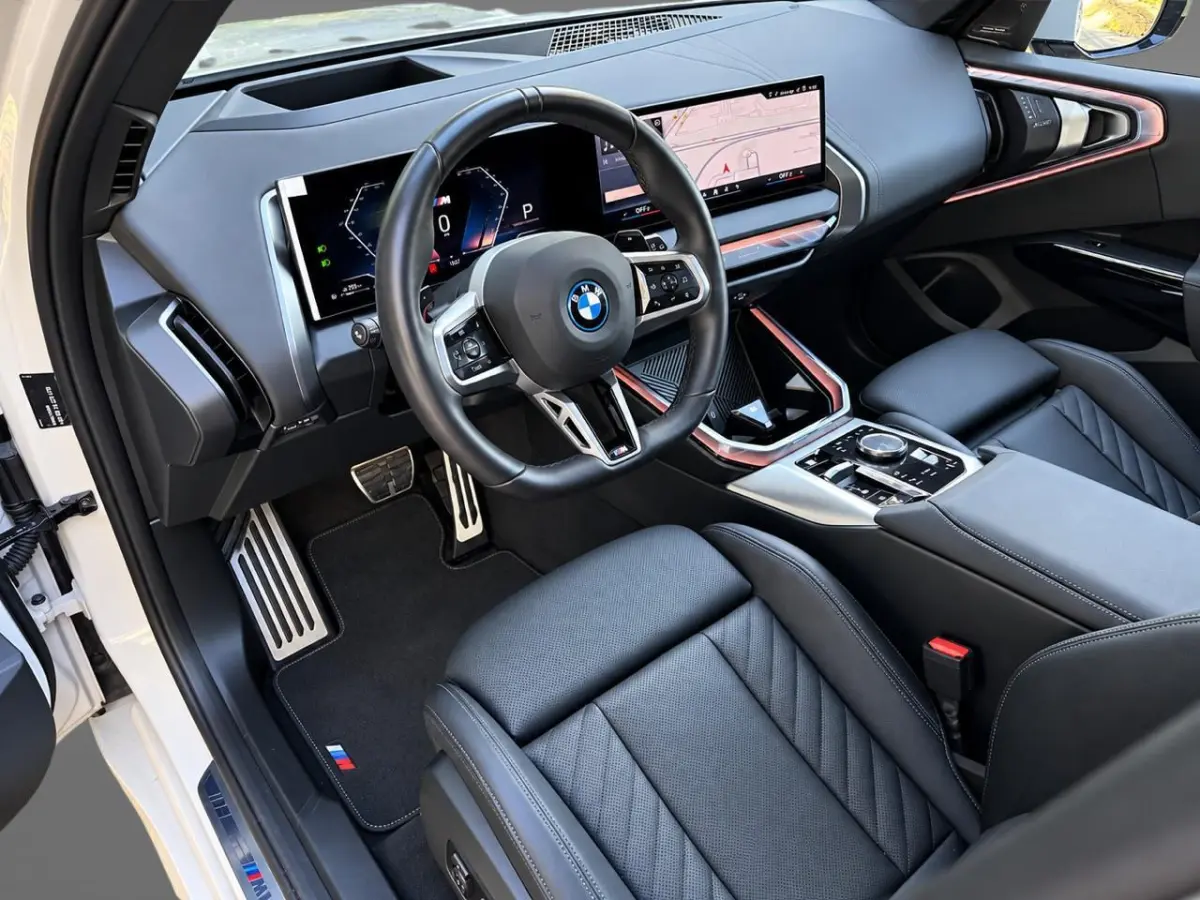 30e | M Sportpakket Pro | Comfort Pack | 	Trekhaak met elektrisch wegklapbare kogel | Glazen panoramadak | Driving Assistant Professional | HIFI System Harman Kardon