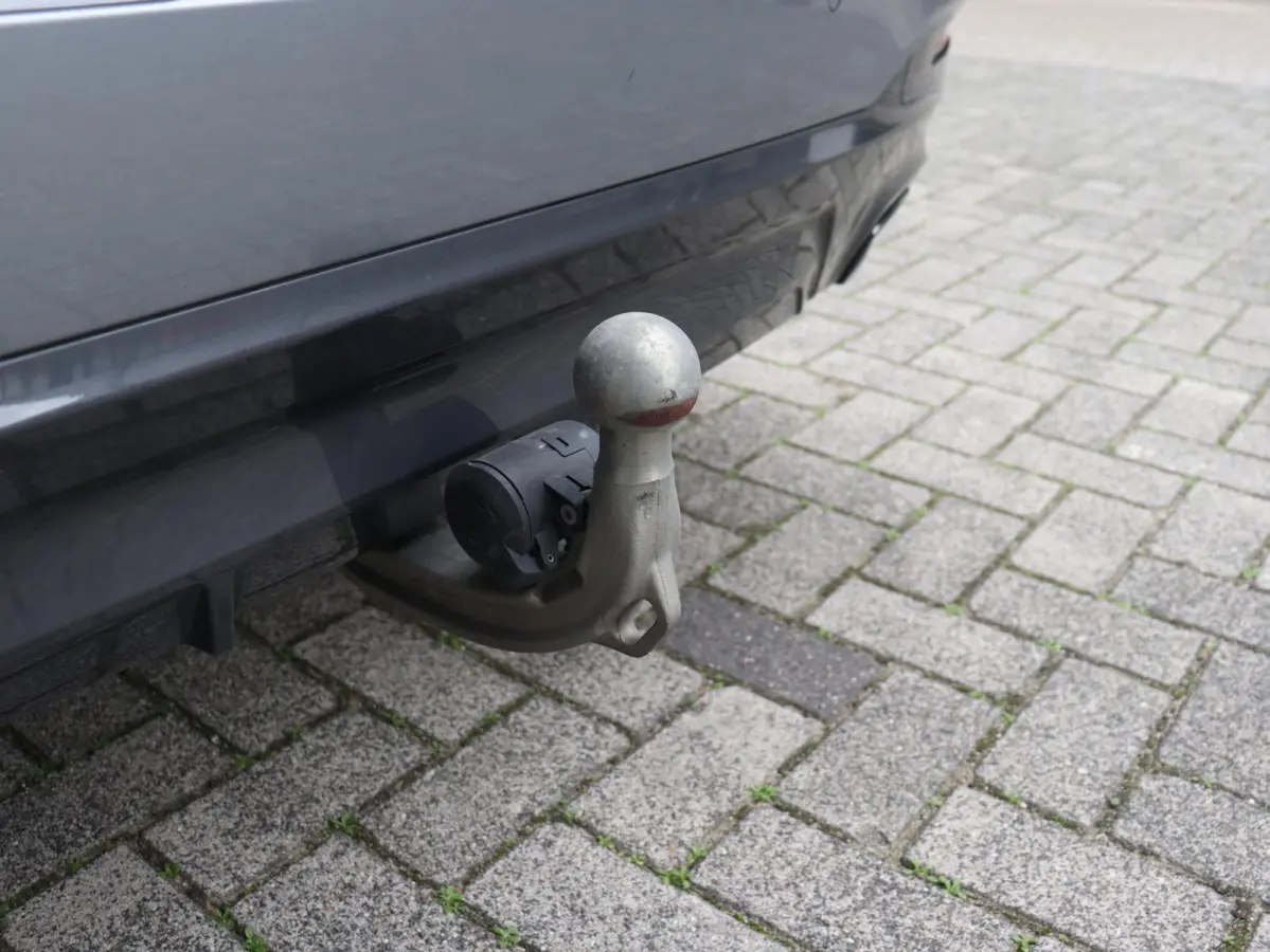 530e | M Sportpakket | Trekhaak | Adaptive Cruise Control | Hi-Fi | Stuurwiel Verwarmd | Sportstoelen | SoH 94% | 19'' LMV