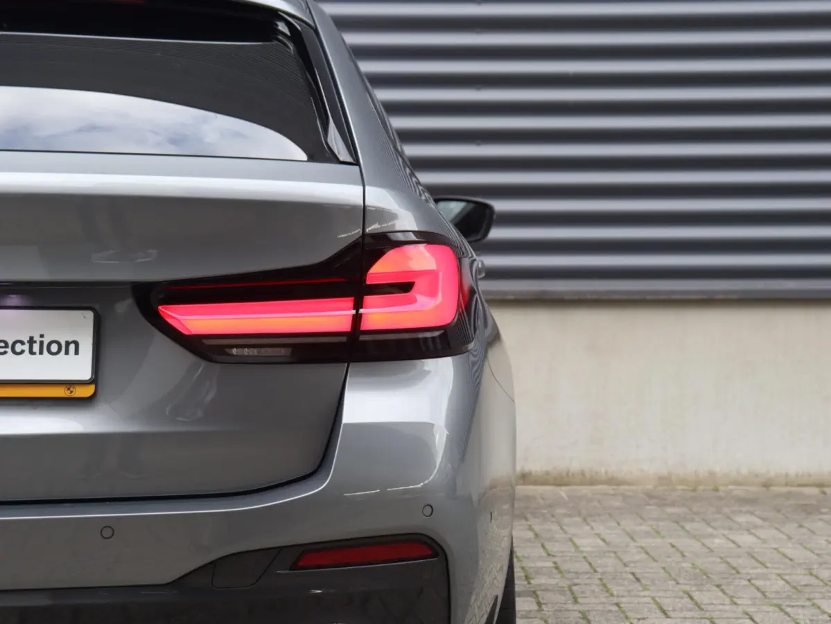 530e | M Sportpakket | Trekhaak | Adaptive Cruise Control | Hi-Fi | Stuurwiel Verwarmd | Sportstoelen | SoH 94% | 19'' LMV