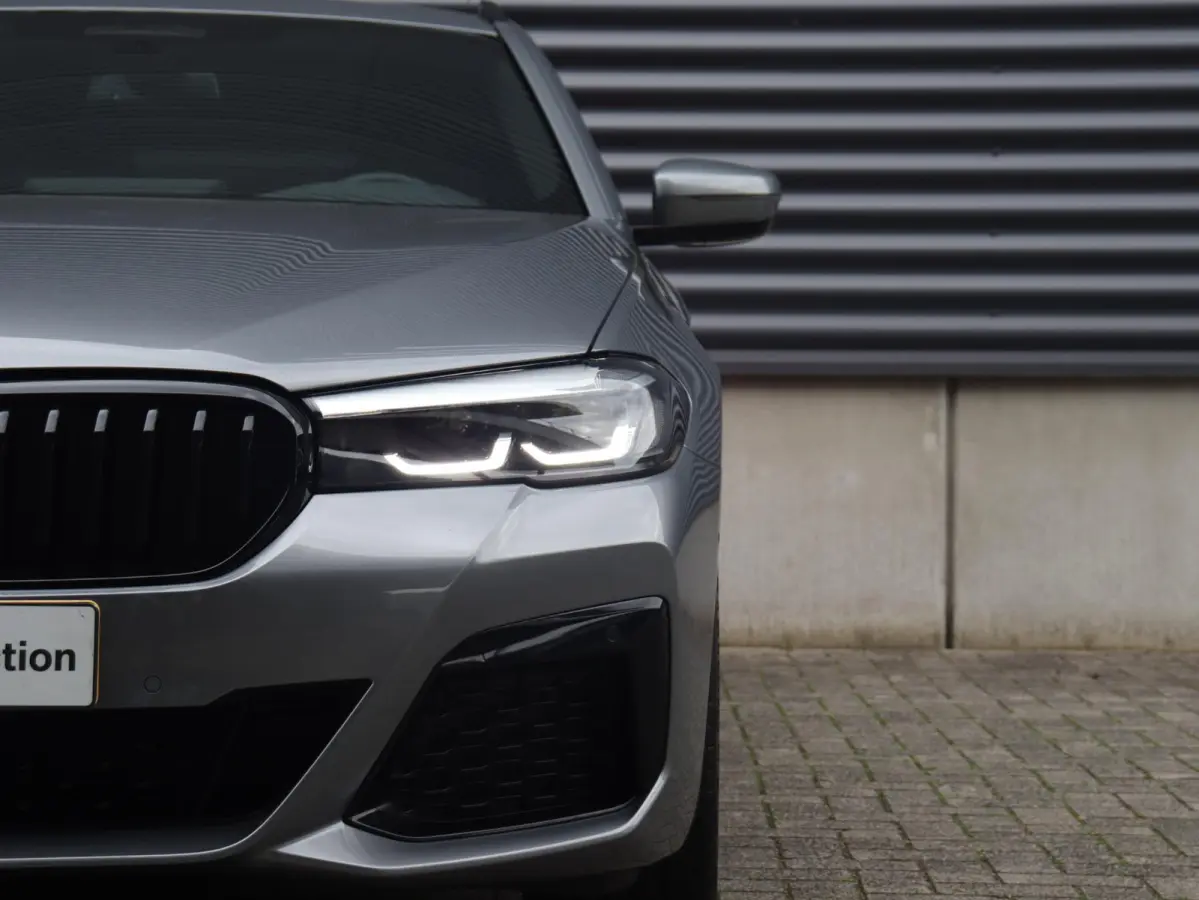 530e | M Sportpakket | Trekhaak | Adaptive Cruise Control | Hi-Fi | Stuurwiel Verwarmd | Sportstoelen | SoH 94% | 19'' LMV