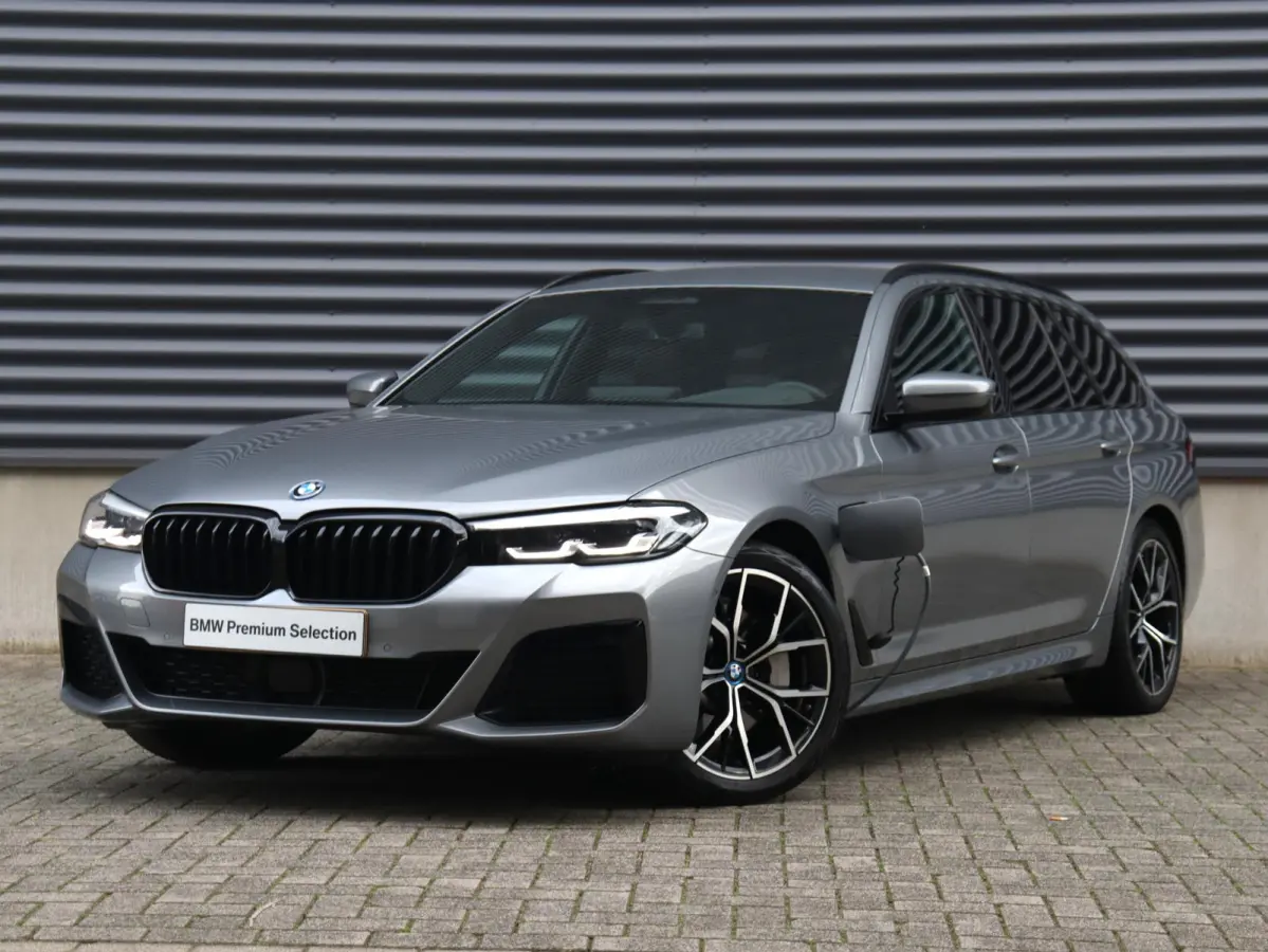 530e | M Sportpakket | Trekhaak | Adaptive Cruise Control | Hi-Fi | Stuurwiel Verwarmd | Sportstoelen | SoH 94% | 19'' LMV