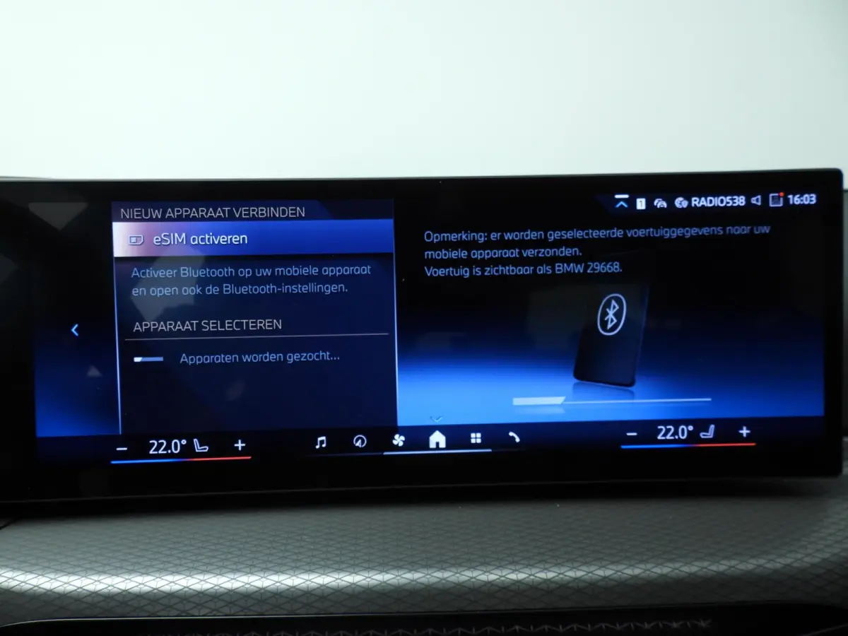 320i | M-Sportpakket | LED | Navigatie | Trekhaak | Schuifdak | Sportstoelen | DAB | Hifi speakers | Alu 18 inch