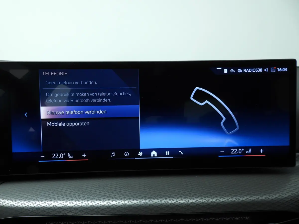 320i | M-Sportpakket | LED | Navigatie | Trekhaak | Schuifdak | Sportstoelen | DAB | Hifi speakers | Alu 18 inch