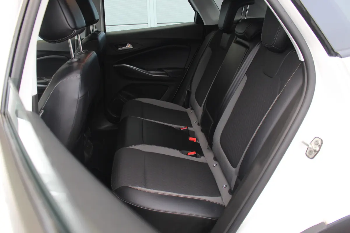 1.6 Turbo Hybrid Elegance | Camera | Climate | Carplay | Navi | Cruise | LED | PDC V+A | Camera | Climate | Carplay | Navi | Cruise | LED | PDC V+A |