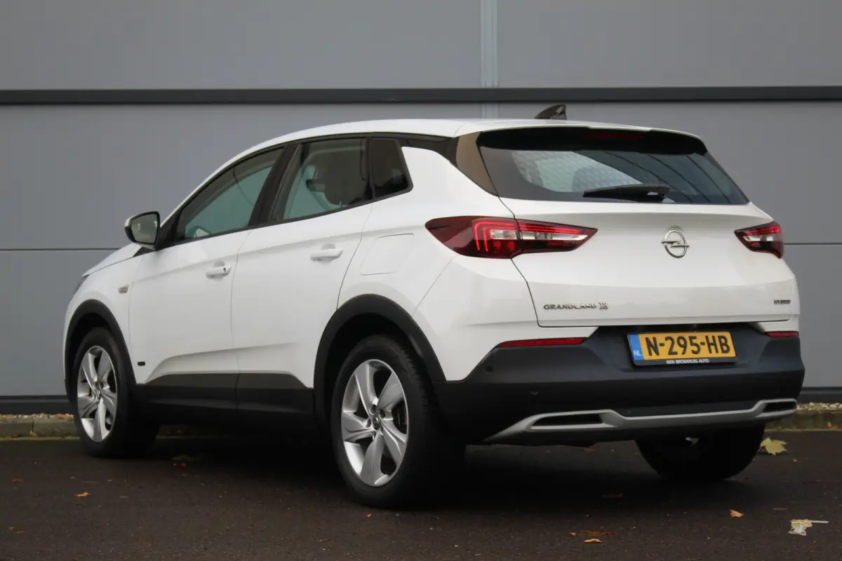 1.6 Turbo Hybrid Elegance | Camera | Climate | Carplay | Navi | Cruise | LED | PDC V+A | Camera | Climate | Carplay | Navi | Cruise | LED | PDC V+A |