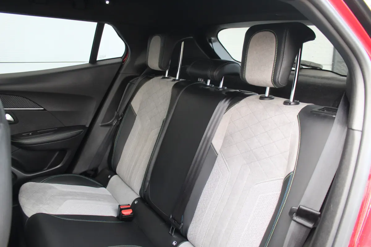 EV GT 50 kWh | Adaptive | Camera | Stoelverw. | Pdc | Keyless | Dodehoek | Navi | Carplay | Lmv | | Adaptive | Camera | Stoelverw. | Pdc | Keyless | Dodehoek | Navi | Carplay | Lmv |