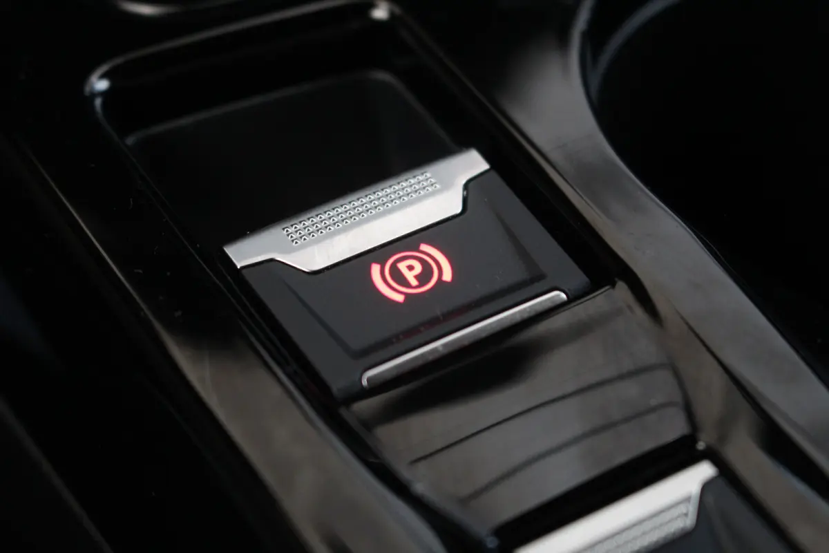 EV GT 50 kWh | Adaptive | Camera | Stoelverw. | Pdc | Keyless | Dodehoek | Navi | Carplay | Lmv | | Adaptive | Camera | Stoelverw. | Pdc | Keyless | Dodehoek | Navi | Carplay | Lmv |