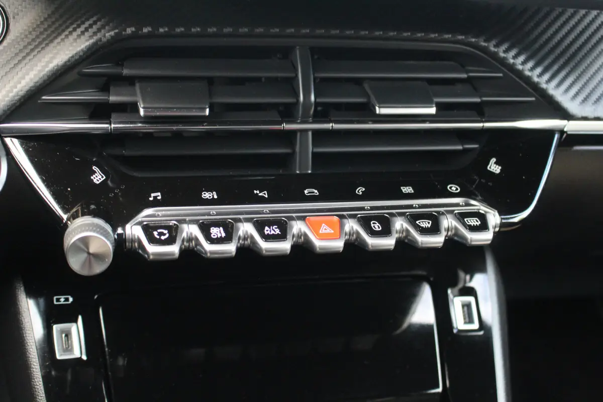 EV GT 50 kWh | Adaptive | Camera | Stoelverw. | Pdc | Keyless | Dodehoek | Navi | Carplay | Lmv | | Adaptive | Camera | Stoelverw. | Pdc | Keyless | Dodehoek | Navi | Carplay | Lmv |