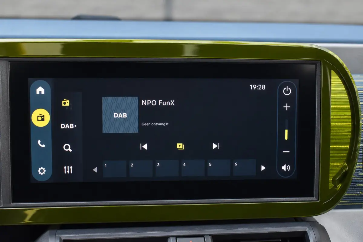 1.2 Hybrid ICON | Parkeersensoren | Apple carplay & Android auto | Bluetooth | Cruise control |