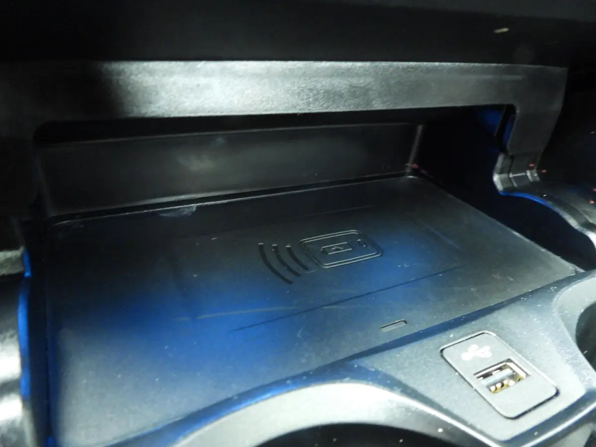 330e | LED | Leder | Navigatie | SOH 98% | Schuifdak | Sportstoelen | Stoelverwarming | DAB | Alu 18 inch