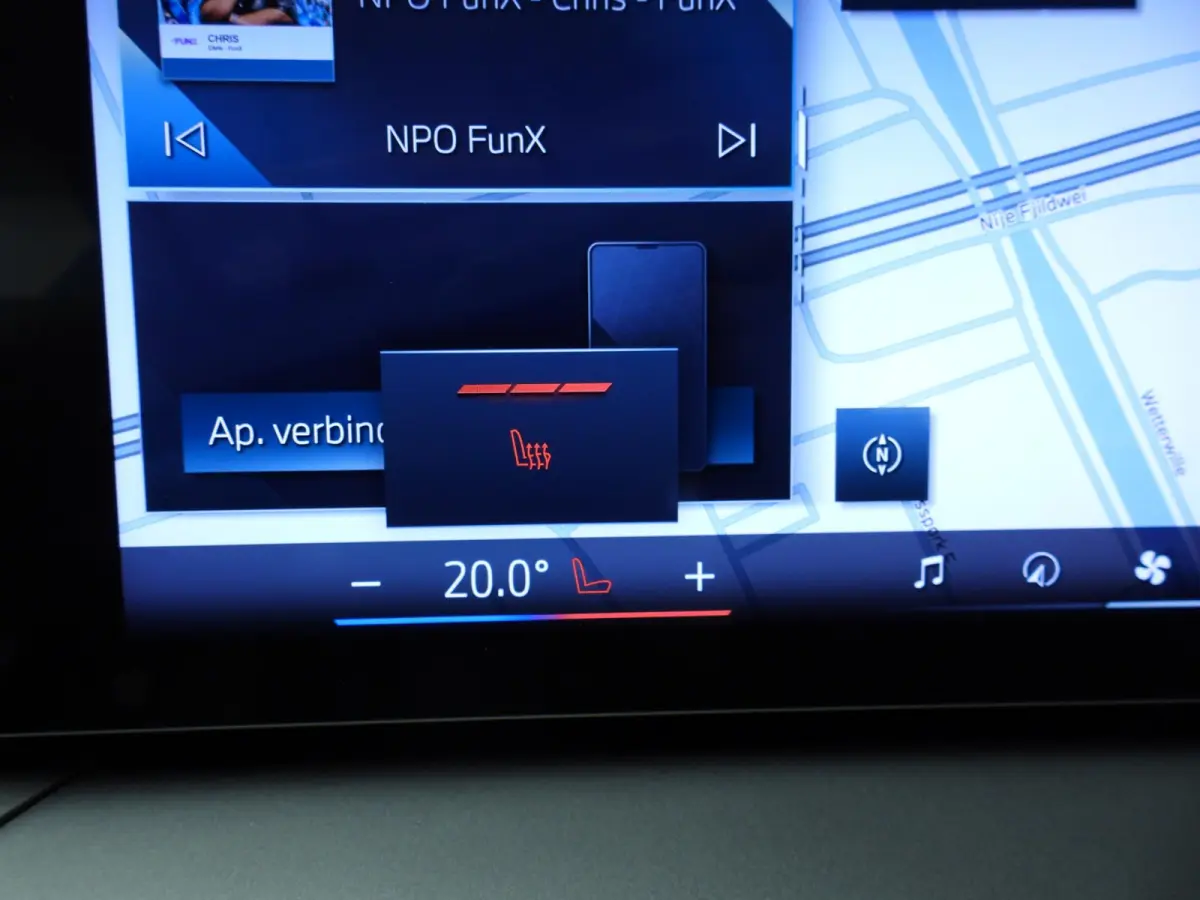 330e | LED | Leder | Navigatie | SOH 98% | Schuifdak | Sportstoelen | Stoelverwarming | DAB | Alu 18 inch