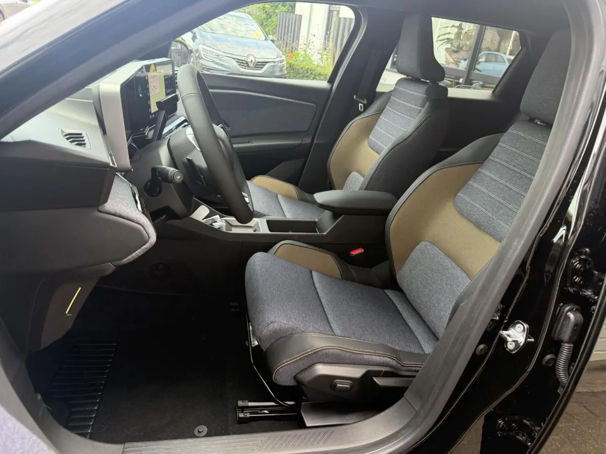 Comfort range Techno 52 kWh V2G-NIEUW-NL AUTO