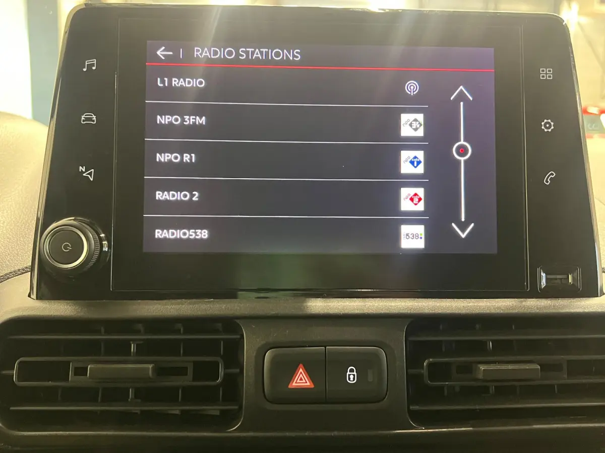 1.5 BlueHDi 100 S&S L2 Camera Navigatie Parkeersensoren Airco Cruise Control