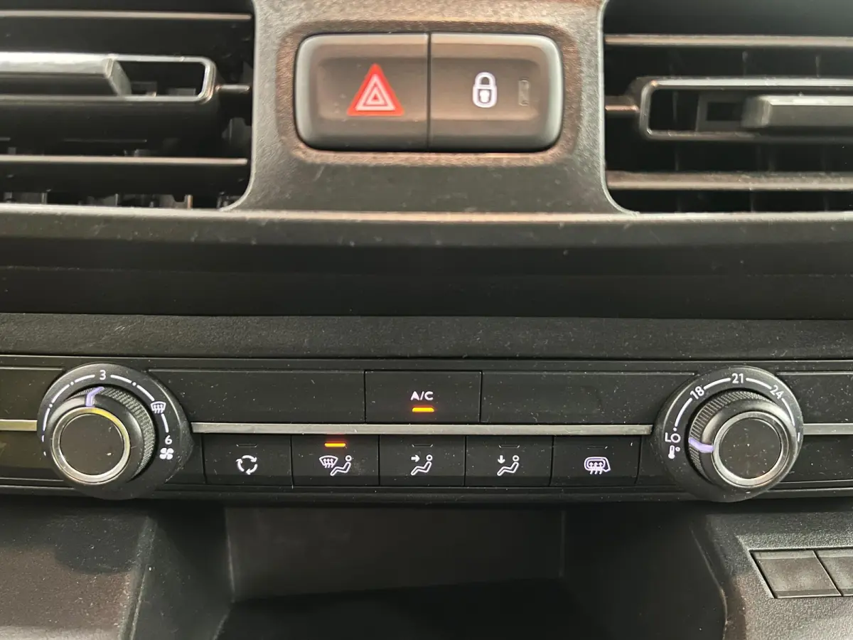 1.5 BlueHDi 100 S&S L2 Camera Navigatie Parkeersensoren Airco Cruise Control