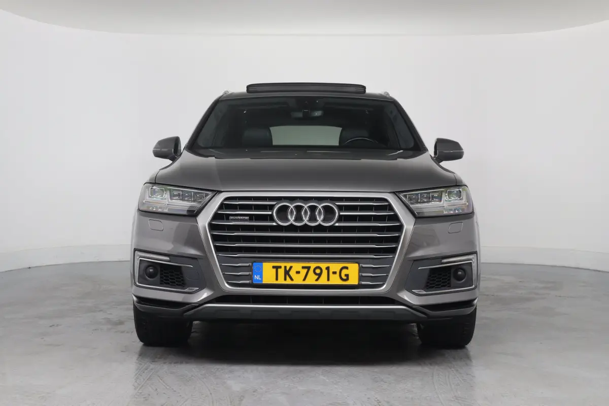 3.0 TDI e-tron quattro Sport | Elek Trekhaak |  SOH 100% | Elektrisch Panoramadak | Nachtzicht | Memory | Luchtvering | Achterklep Elektrisch | Adaptieve Cruise Control | Stoelverwarming |