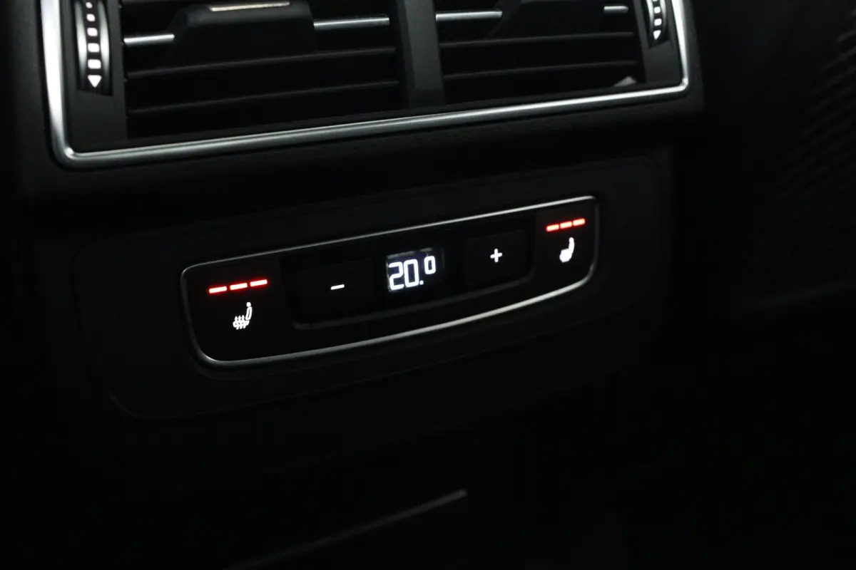 3.0 TDI e-tron quattro Sport | Elek Trekhaak |  SOH 100% | Elektrisch Panoramadak | Nachtzicht | Memory | Luchtvering | Achterklep Elektrisch | Adaptieve Cruise Control | Stoelverwarming |