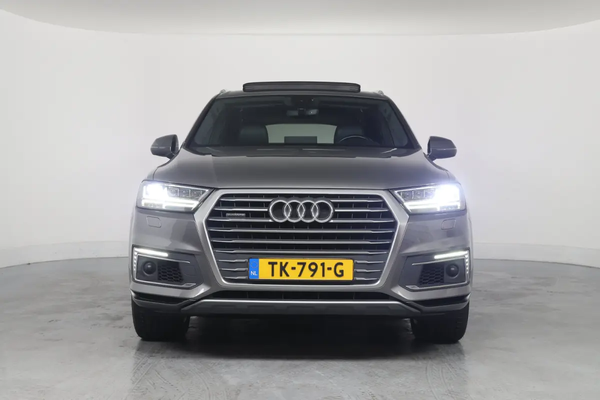 3.0 TDI e-tron quattro Sport | Elek Trekhaak |  SOH 100% | Elektrisch Panoramadak | Nachtzicht | Memory | Luchtvering | Achterklep Elektrisch | Adaptieve Cruise Control | Stoelverwarming |