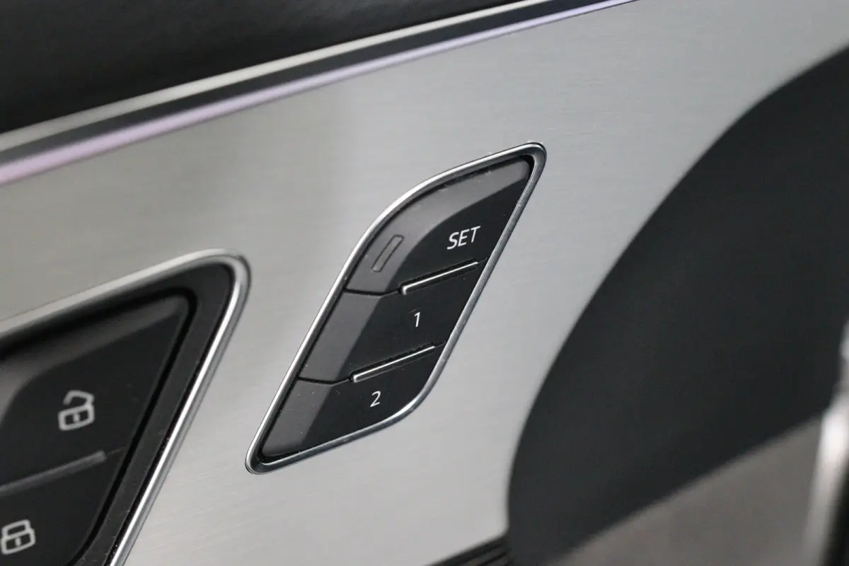 3.0 TDI e-tron quattro Sport | Elek Trekhaak |  SOH 100% | Elektrisch Panoramadak | Nachtzicht | Memory | Luchtvering | Achterklep Elektrisch | Adaptieve Cruise Control | Stoelverwarming |