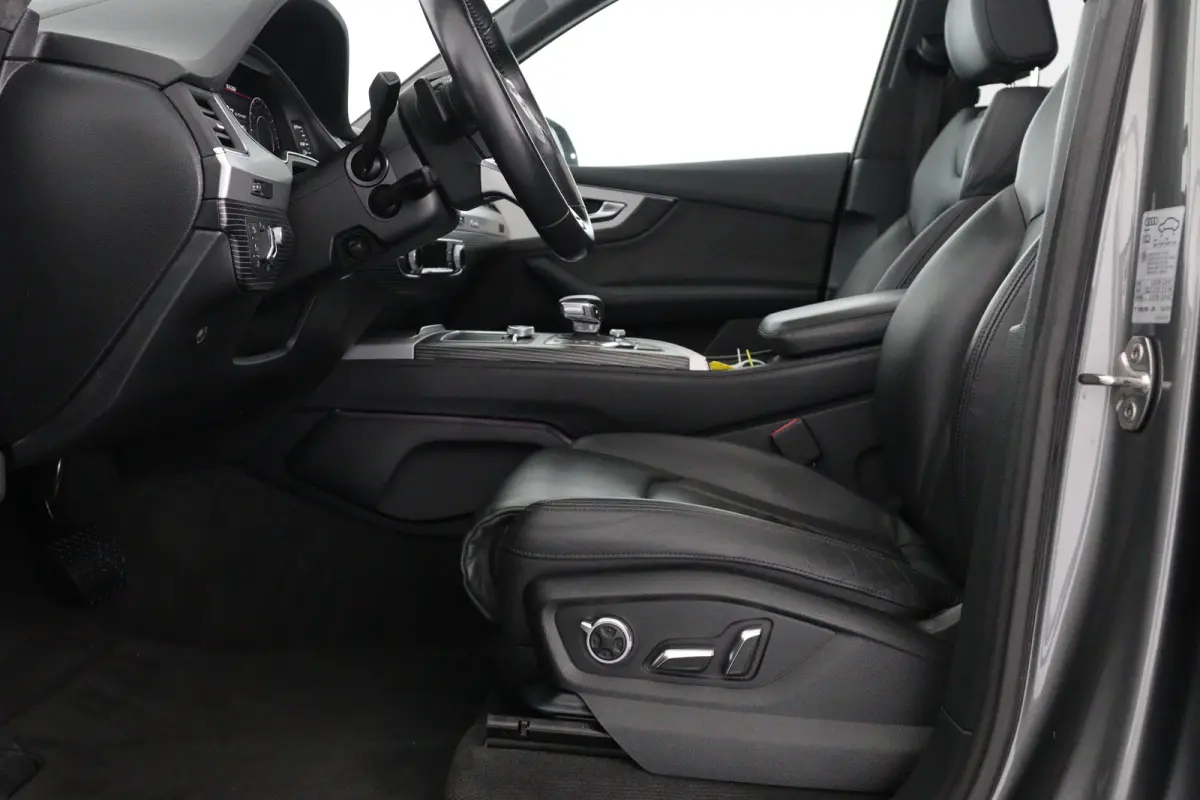 3.0 TDI e-tron quattro Sport | Elek Trekhaak |  SOH 100% | Elektrisch Panoramadak | Nachtzicht | Memory | Luchtvering | Achterklep Elektrisch | Adaptieve Cruise Control | Stoelverwarming |