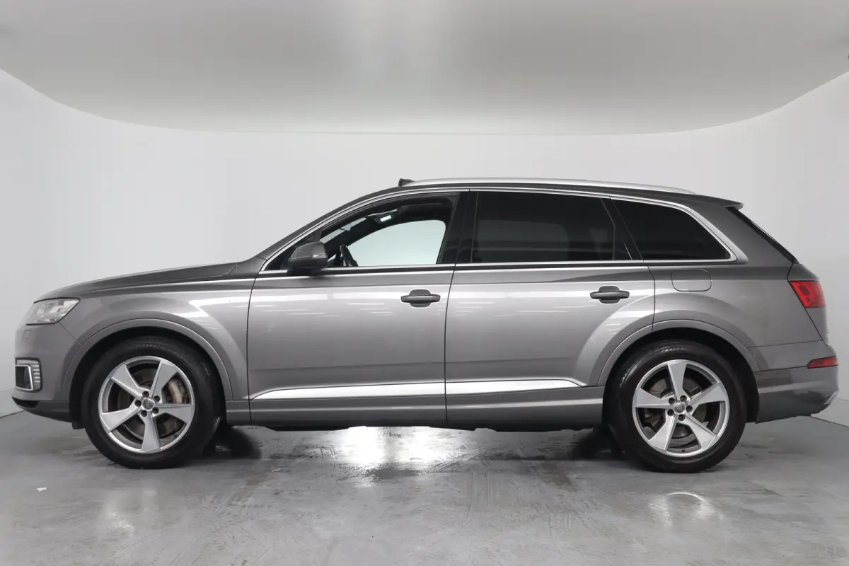 3.0 TDI e-tron quattro Sport | Elek Trekhaak |  SOH 100% | Elektrisch Panoramadak | Nachtzicht | Memory | Luchtvering | Achterklep Elektrisch | Adaptieve Cruise Control | Stoelverwarming |