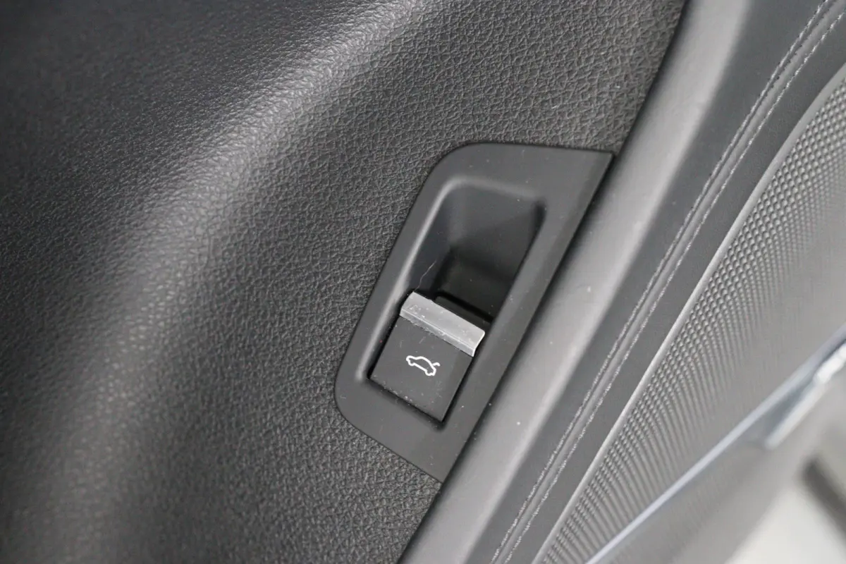 3.0 TDI e-tron quattro Sport | Elek Trekhaak |  SOH 100% | Elektrisch Panoramadak | Nachtzicht | Memory | Luchtvering | Achterklep Elektrisch | Adaptieve Cruise Control | Stoelverwarming |