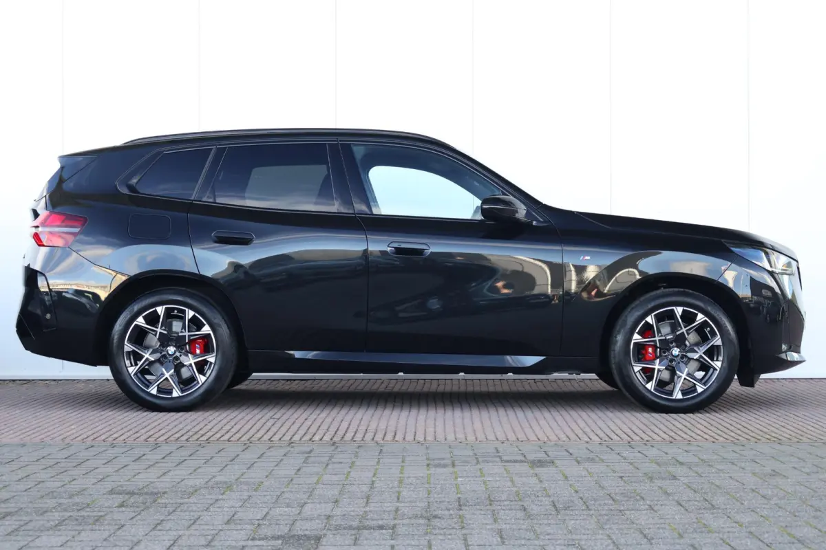 20 xDrive | Sport Pakket Pro | Trekhaak | Comforttoegang | Achteruitrijcamera | PDC | Adaptieve Led |