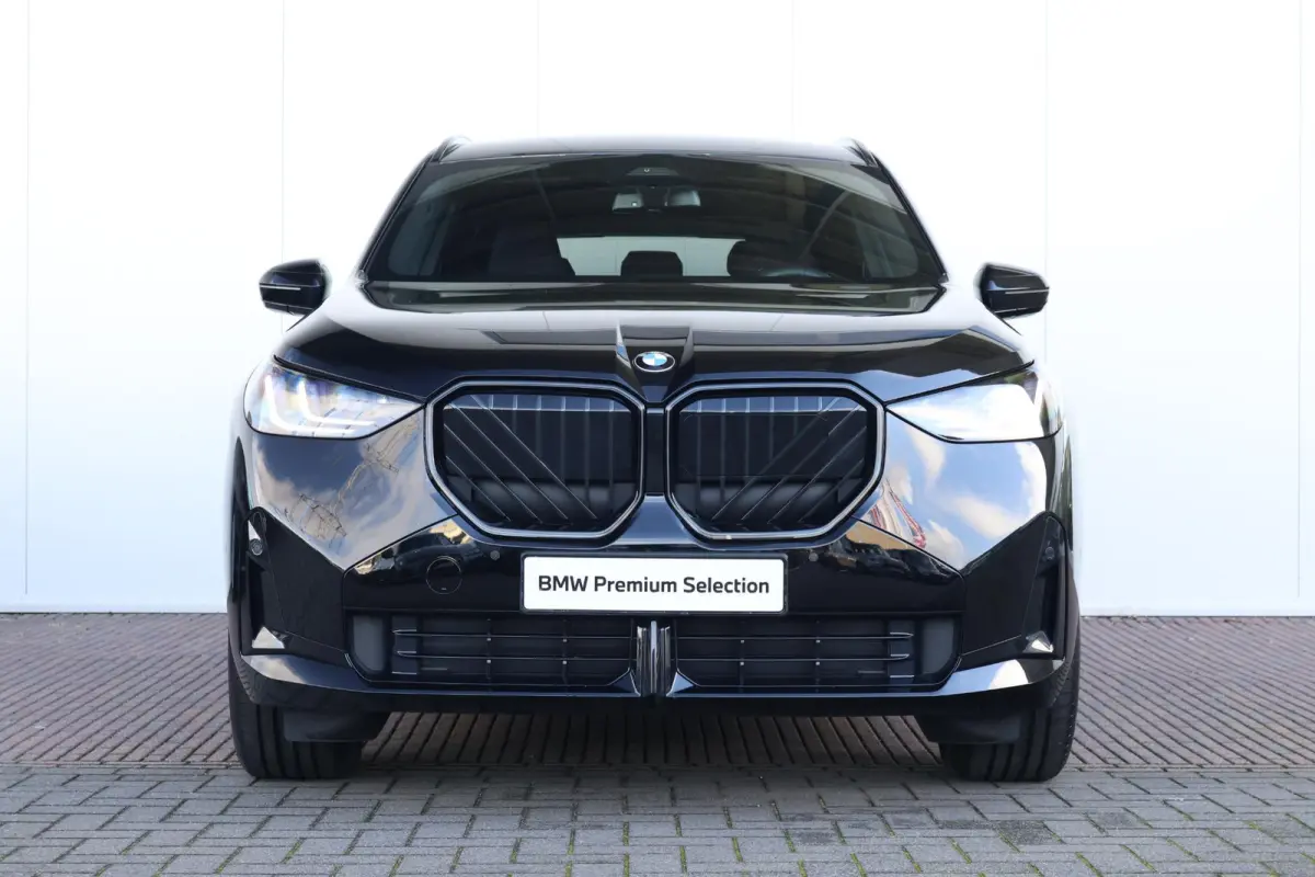 20 xDrive | Sport Pakket Pro | Trekhaak | Comforttoegang | Achteruitrijcamera | PDC | Adaptieve Led |