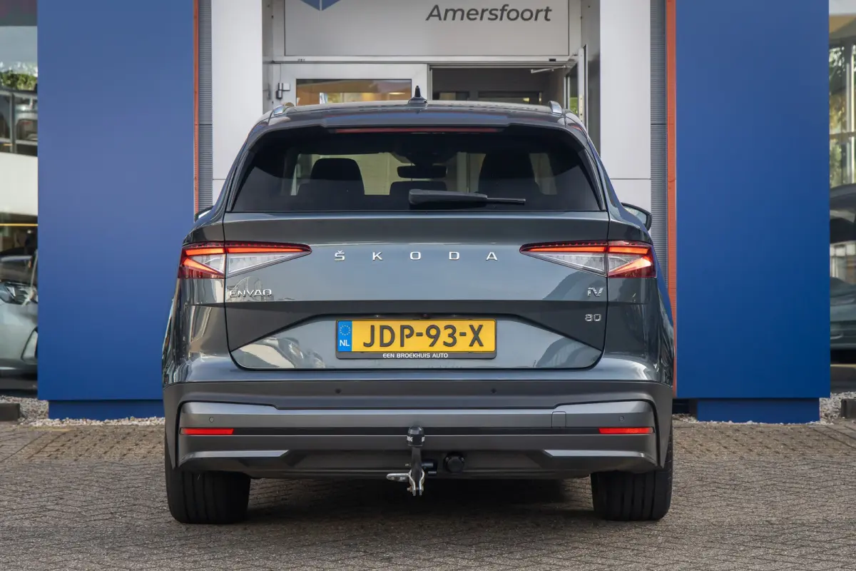 80 First Edition | Trekhaak | Camera | Memory | Cruise adaptief | Stoel verwarming voor+achter | Matrix LED | Apple Carplay/Android Auto | Dodehoek detectie | Keyless entry+strart 80 First E