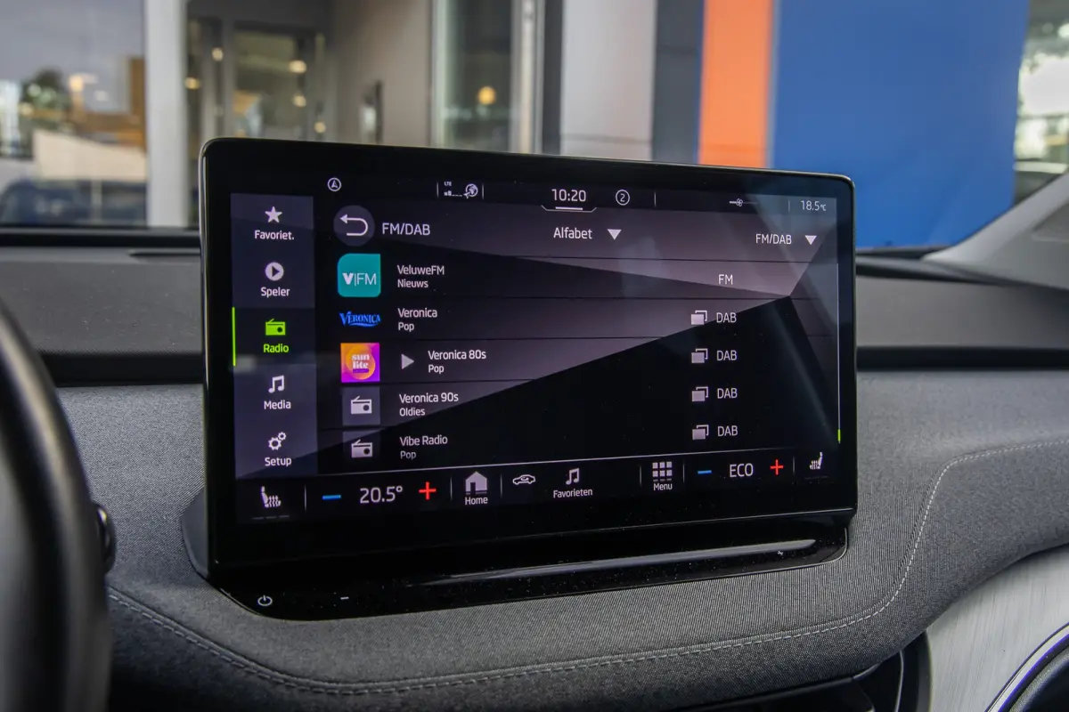 80 First Edition | Trekhaak | Camera | Memory | Cruise adaptief | Stoel verwarming voor+achter | Matrix LED | Apple Carplay/Android Auto | Dodehoek detectie | Keyless entry+strart 80 First E