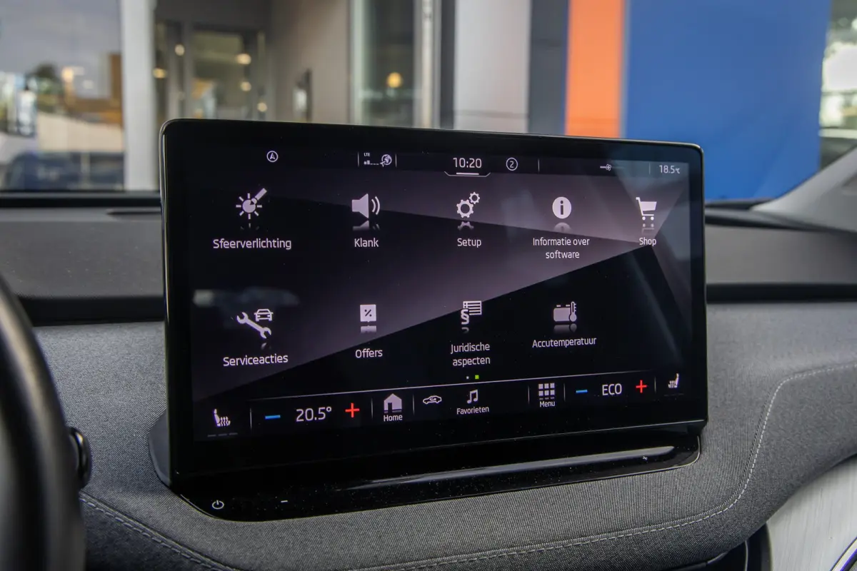 80 First Edition | Trekhaak | Camera | Memory | Cruise adaptief | Stoel verwarming voor+achter | Matrix LED | Apple Carplay/Android Auto | Dodehoek detectie | Keyless entry+strart 80 First E