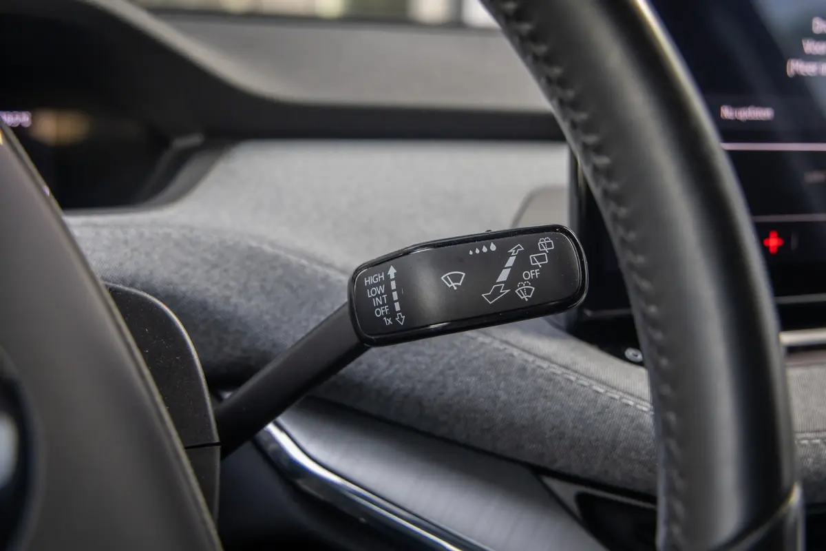 80 First Edition | Trekhaak | Camera | Memory | Cruise adaptief | Stoel verwarming voor+achter | Matrix LED | Apple Carplay/Android Auto | Dodehoek detectie | Keyless entry+strart 80 First E