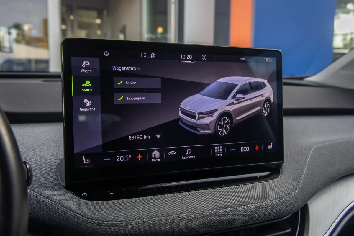 80 First Edition | Trekhaak | Camera | Memory | Cruise adaptief | Stoel verwarming voor+achter | Matrix LED | Apple Carplay/Android Auto | Dodehoek detectie | Keyless entry+strart 80 First E